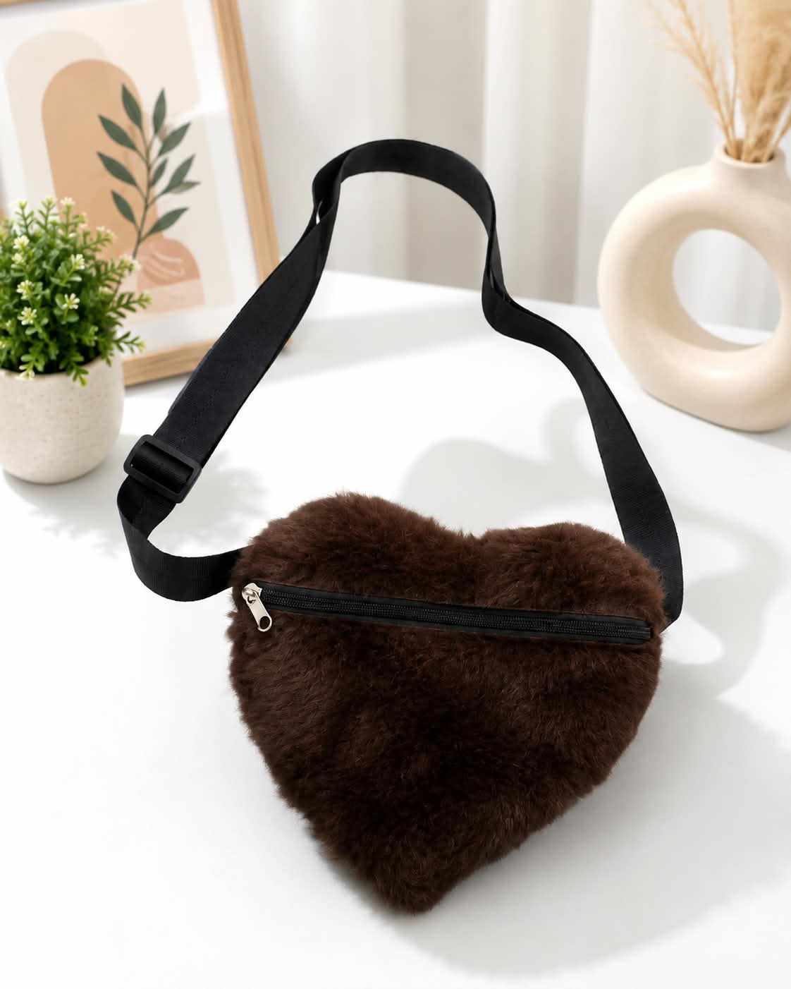 Heart-Shaped Plush Crossbody Bag – Fluffy Faux Fur with Zipper & Adjustable Strap